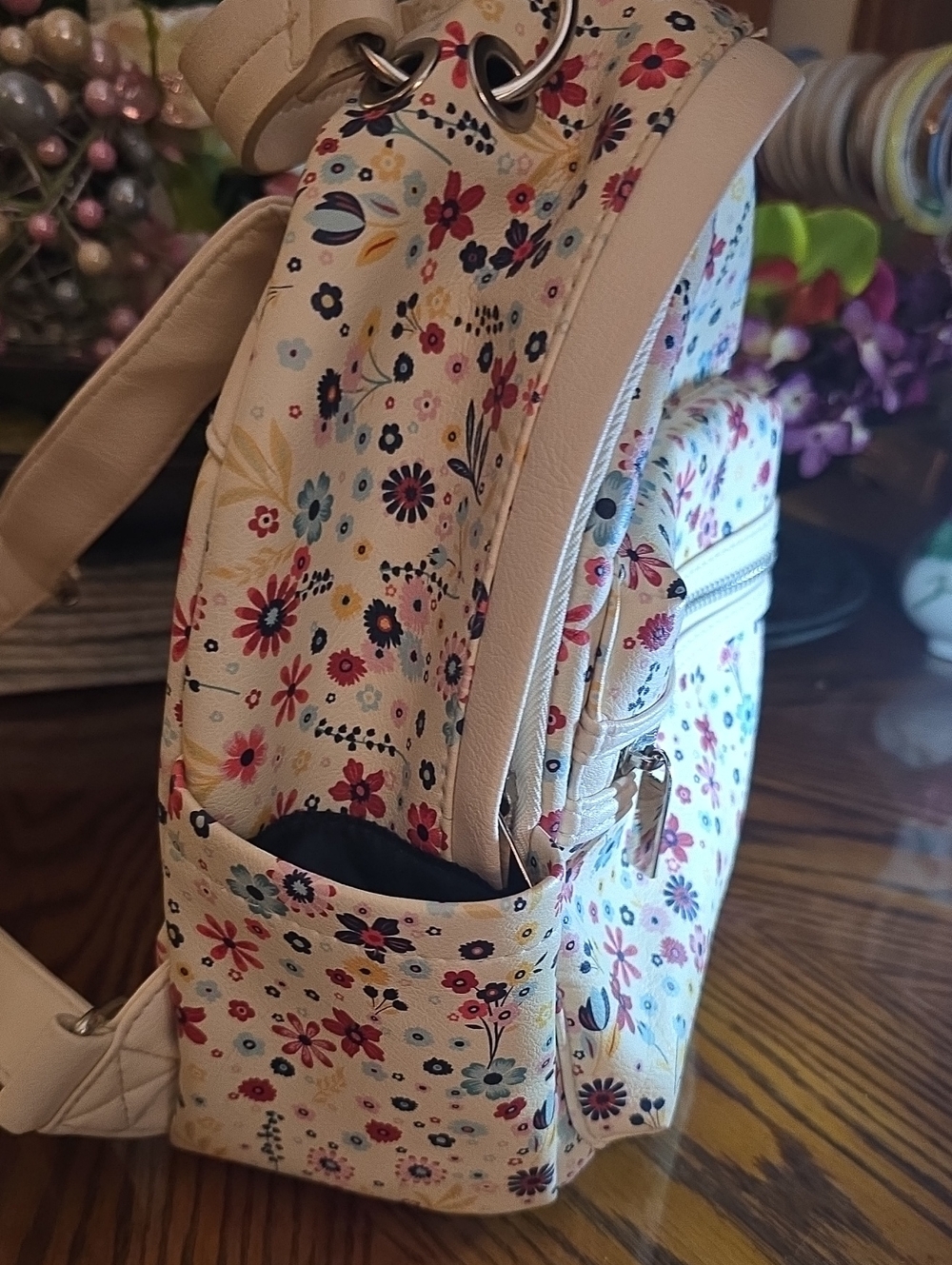 Mini Floral Backpack - Picture 4 of 9